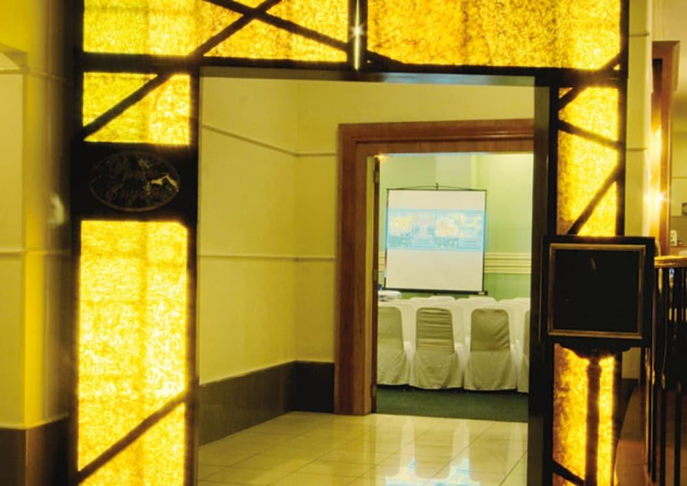 The Bellavista Hotel Lapu-Lapu City Dış mekan fotoğraf
