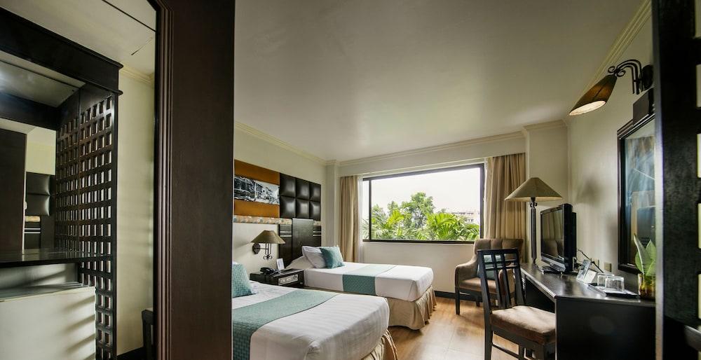 The Bellavista Hotel Lapu-Lapu City Dış mekan fotoğraf