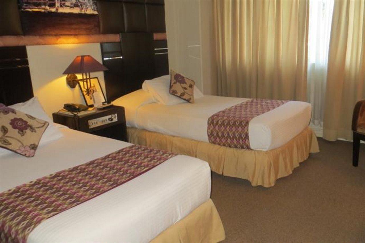 The Bellavista Hotel Lapu-Lapu City Dış mekan fotoğraf